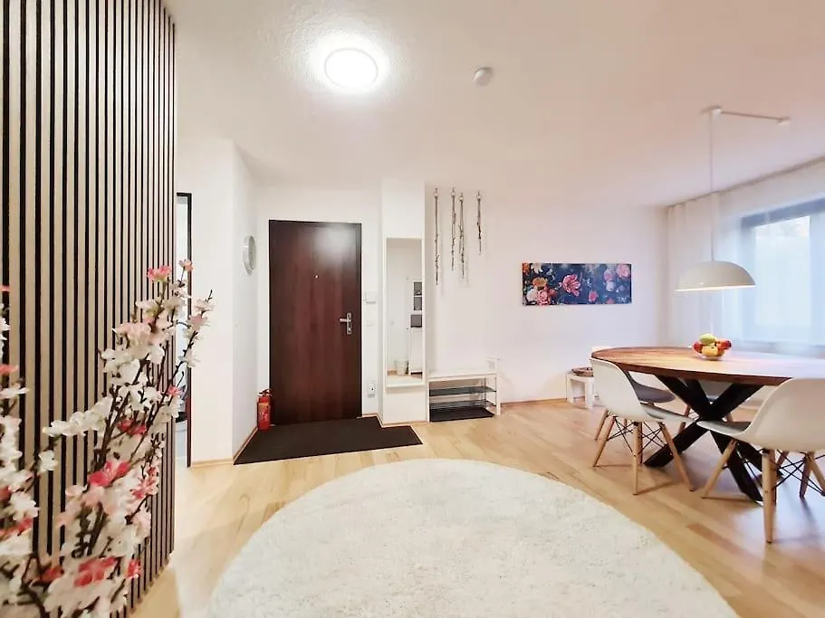 Sweet Home, Central & Quiet Munich Apartment